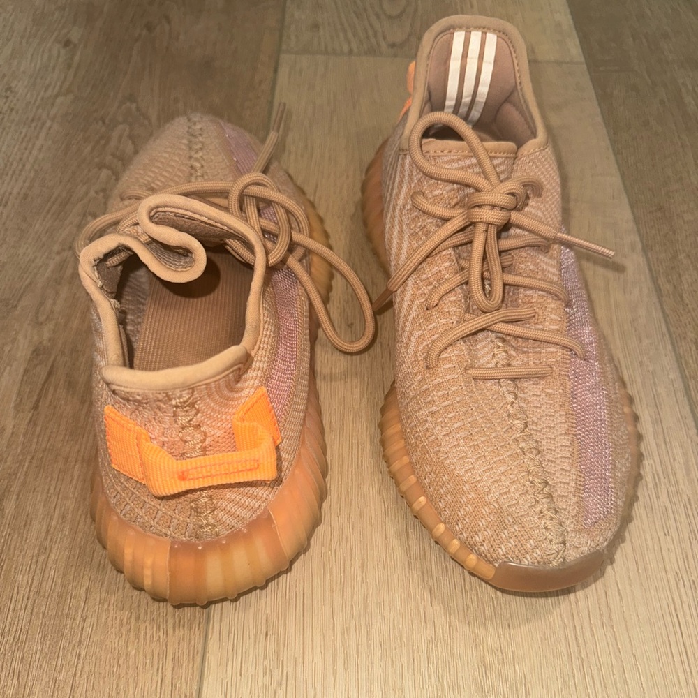 Clay Yeezy 350 size 6.5